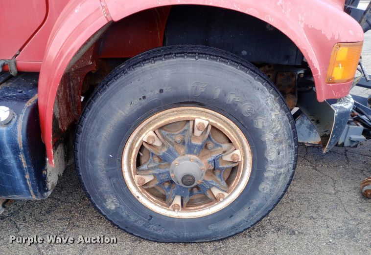 image for item DP1096 2001 International 4900 dump truck