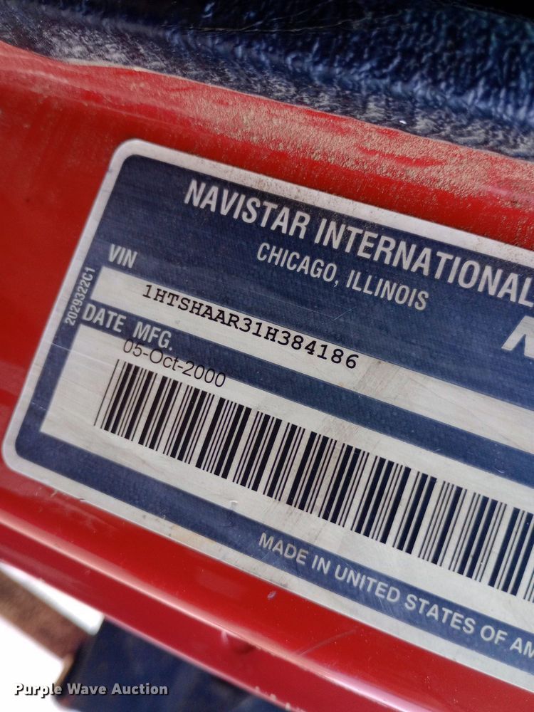 image for item DP1096 2001 International 4900 dump truck