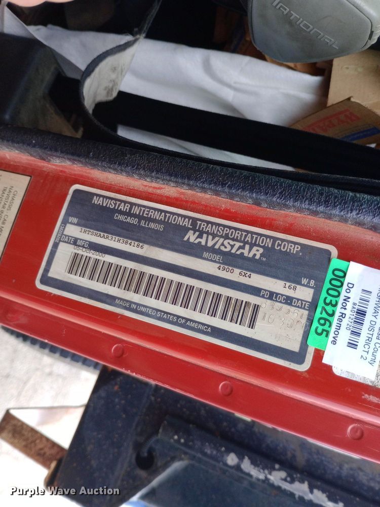 image for item DP1096 2001 International 4900 dump truck