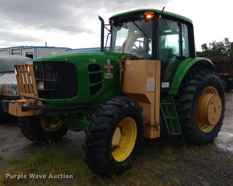 image for item DP1098 2009 John Deere 7130 MFWD tractor