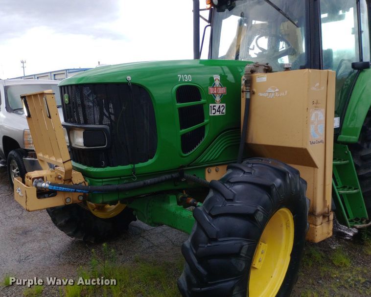 image for item DP1098 2009 John Deere 7130 MFWD tractor