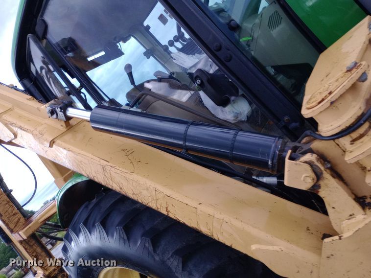 image for item DP1098 2009 John Deere 7130 MFWD tractor