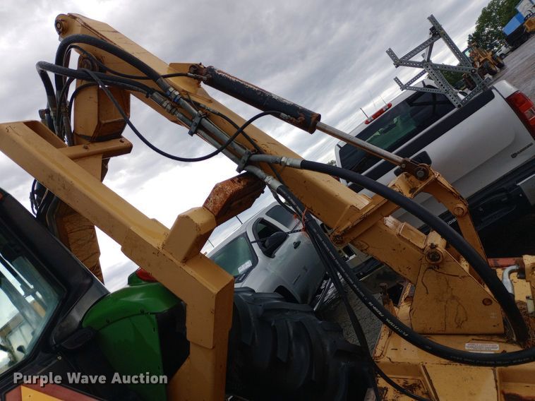 image for item DP1098 2009 John Deere 7130 MFWD tractor