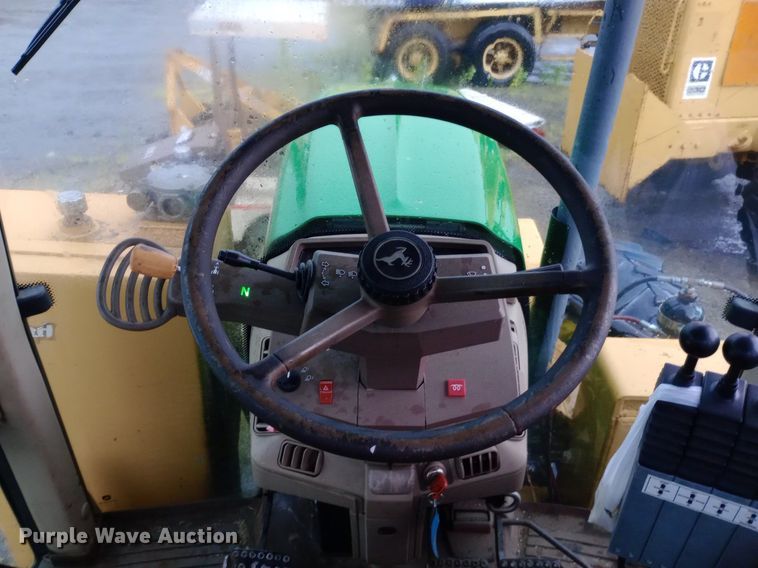 image for item DP1098 2009 John Deere 7130 MFWD tractor