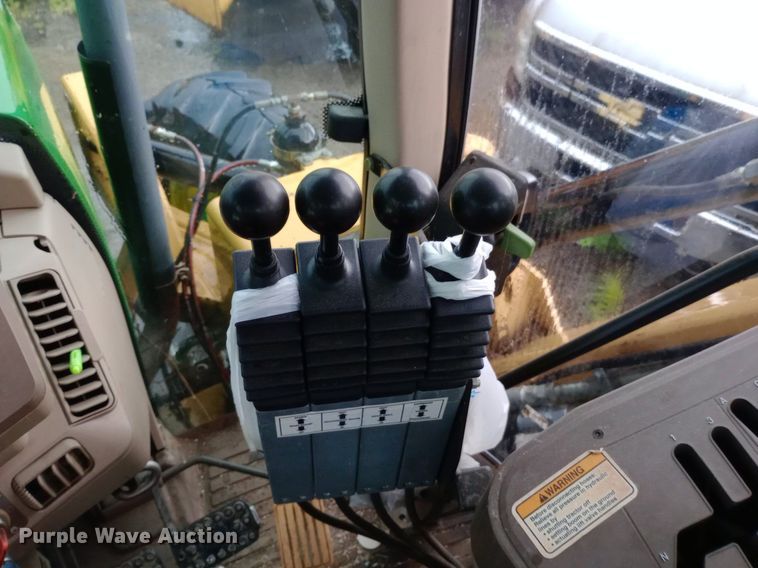 image for item DP1098 2009 John Deere 7130 MFWD tractor