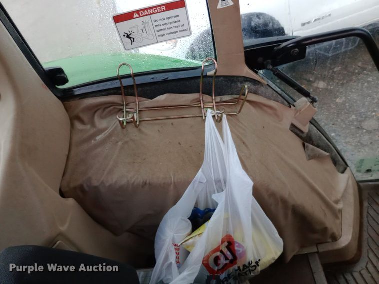 image for item DP1098 2009 John Deere 7130 MFWD tractor