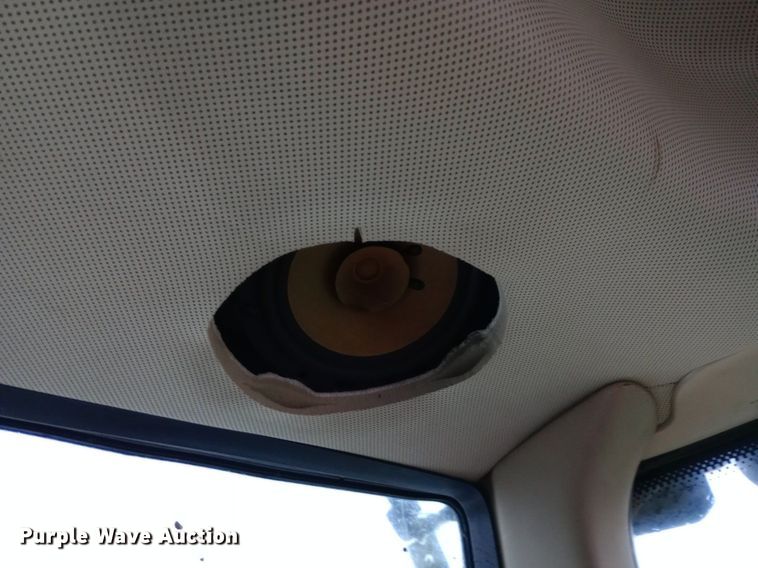 image for item DP1098 2009 John Deere 7130 MFWD tractor