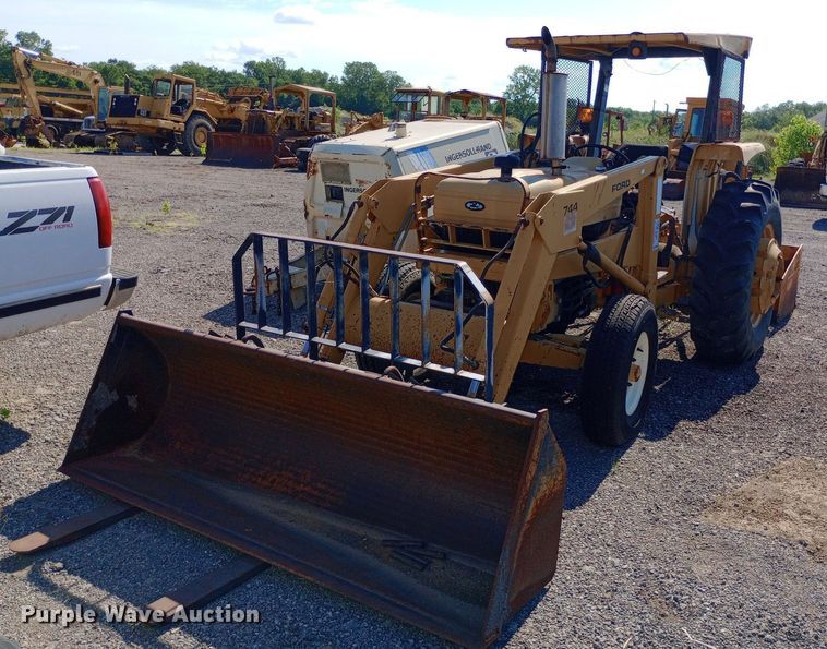 image for item DP1103 Ford 260C tractor