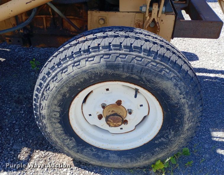 image for item DP1103 Ford 260C tractor