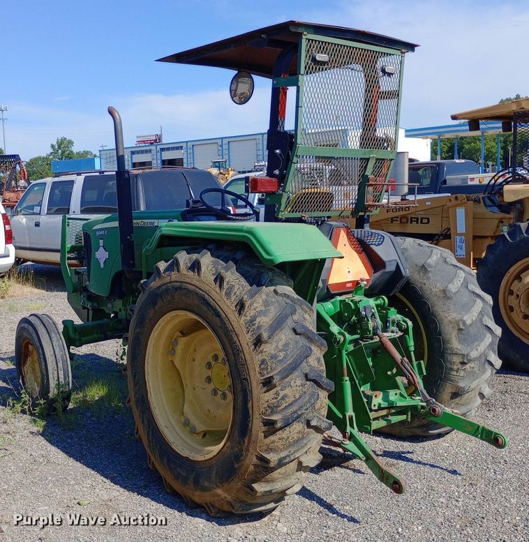 image for item DP1104 2010 John Deere 5065E tractor