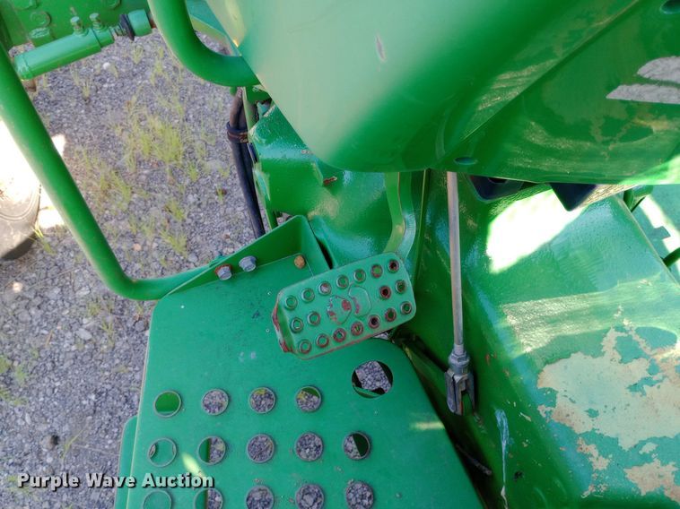 image for item DP1104 2010 John Deere 5065E tractor