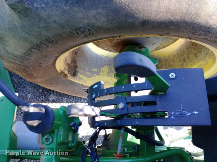 image for item DP1104 2010 John Deere 5065E tractor