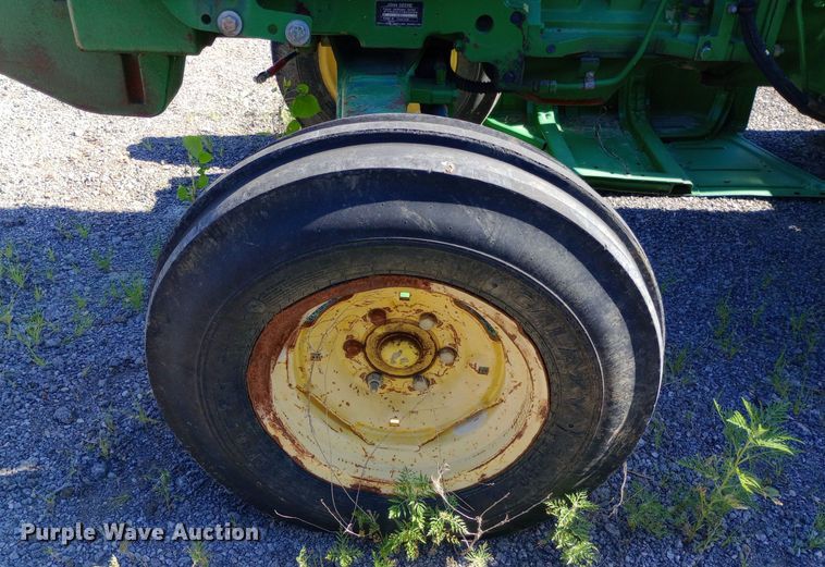 image for item DP1104 2010 John Deere 5065E tractor