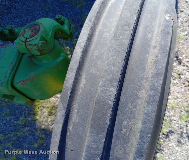 image for item DP1104 2010 John Deere 5065E tractor