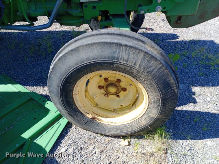 image for item DP1104 2010 John Deere 5065E tractor