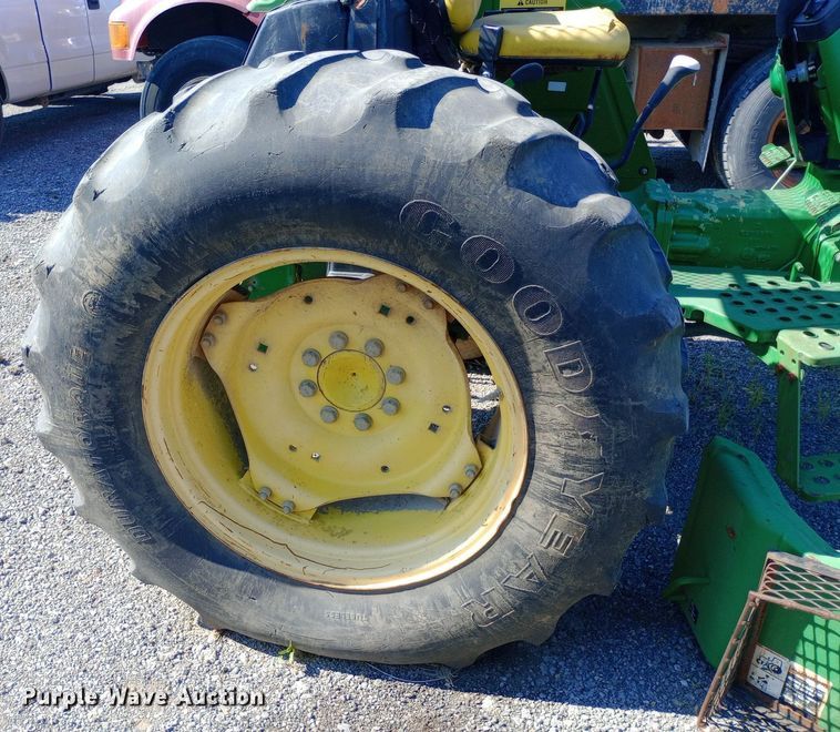 image for item DP1104 2010 John Deere 5065E tractor