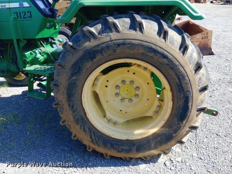 image for item DP1104 2010 John Deere 5065E tractor