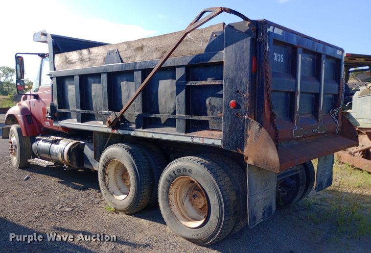 image for item DP1106 2007 International 7400 dump truck