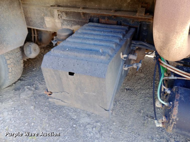 image for item DP1106 2007 International 7400 dump truck