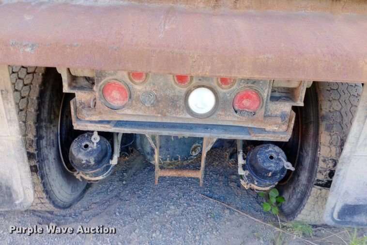 image for item DP1106 2007 International 7400 dump truck