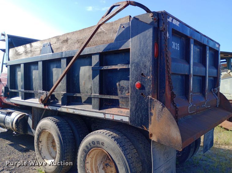 image for item DP1106 2007 International 7400 dump truck