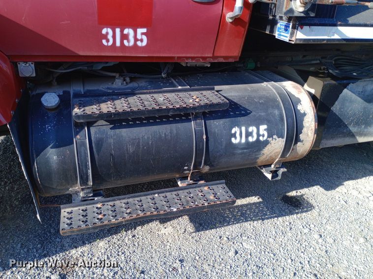 image for item DP1106 2007 International 7400 dump truck