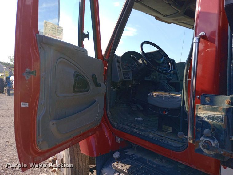 image for item DP1106 2007 International 7400 dump truck