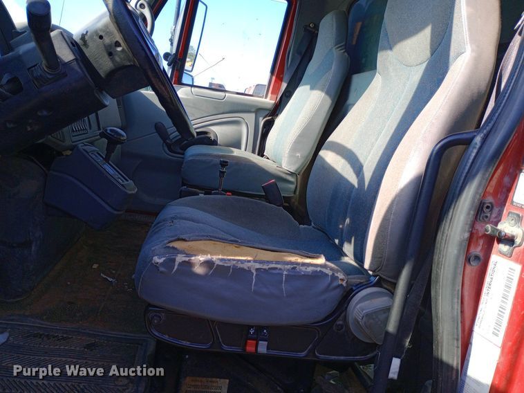 image for item DP1106 2007 International 7400 dump truck