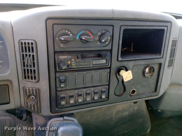 image for item DP1106 2007 International 7400 dump truck