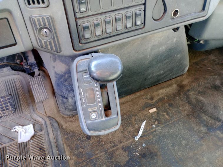 image for item DP1106 2007 International 7400 dump truck