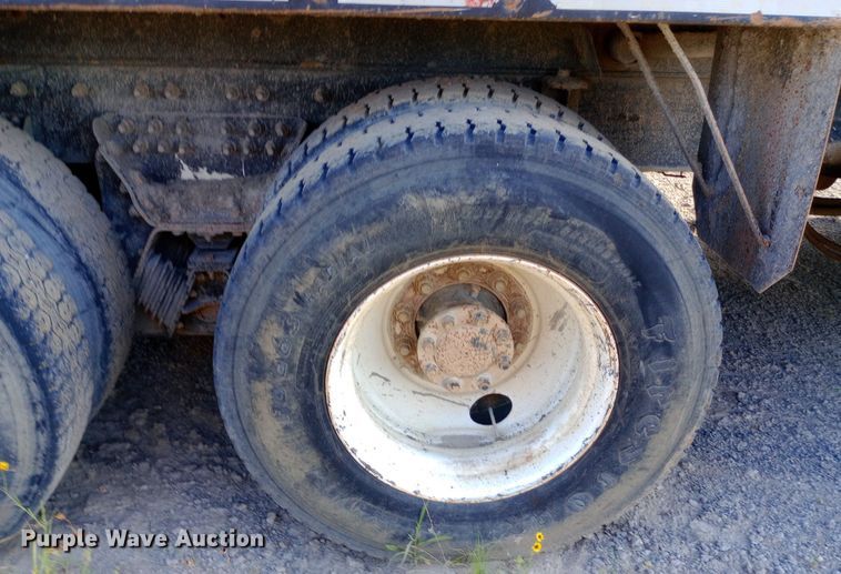 image for item DP1106 2007 International 7400 dump truck