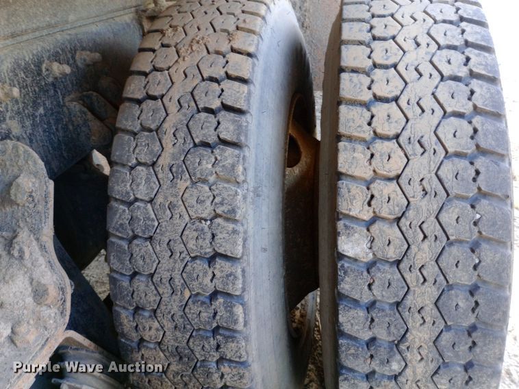 image for item DP1106 2007 International 7400 dump truck