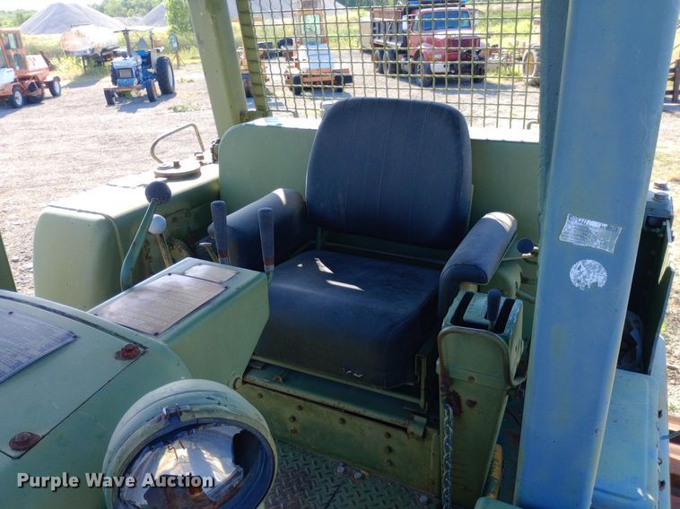 image for item DP1107 1971 Caterpillar D7F dozer