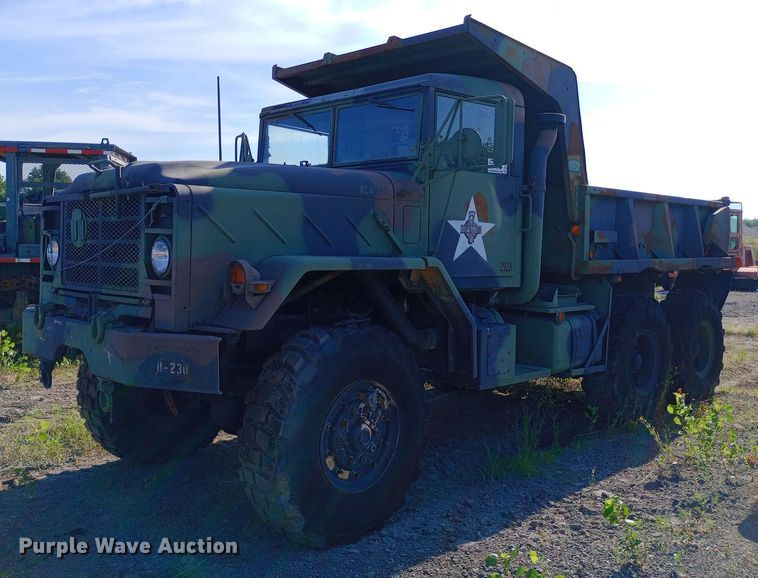 image for item DP1109 1989 Bowen & McLaughlin York M929 dump truck
