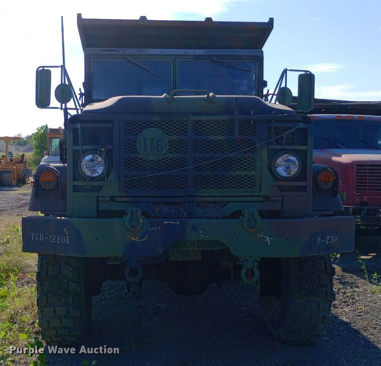 image for item DP1109 1989 Bowen & McLaughlin York M929 dump truck