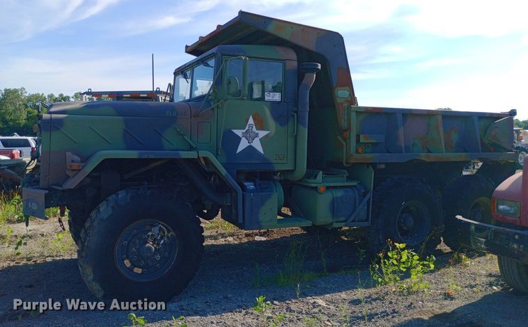 image for item DP1109 1989 Bowen & McLaughlin York M929 dump truck