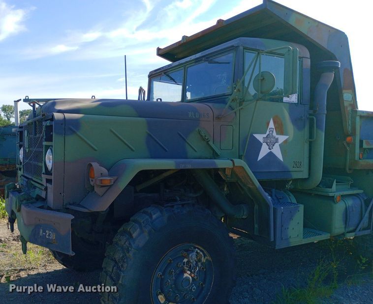 image for item DP1109 1989 Bowen & McLaughlin York M929 dump truck
