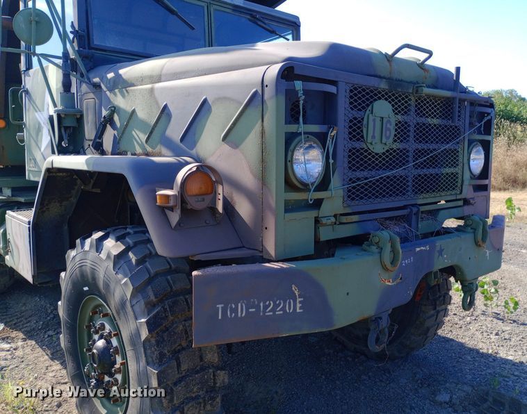 image for item DP1109 1989 Bowen & McLaughlin York M929 dump truck