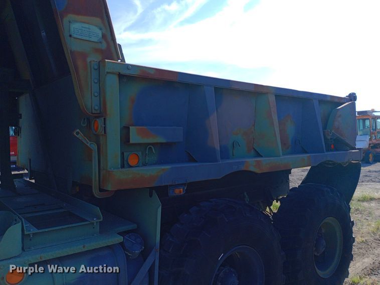 image for item DP1109 1989 Bowen & McLaughlin York M929 dump truck