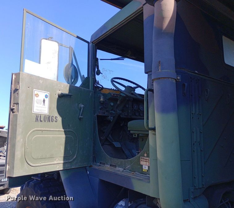 image for item DP1109 1989 Bowen & McLaughlin York M929 dump truck