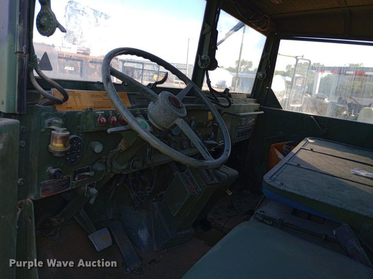 image for item DP1109 1989 Bowen & McLaughlin York M929 dump truck