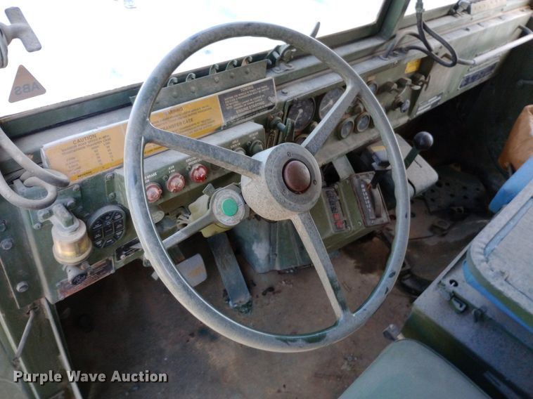 image for item DP1109 1989 Bowen & McLaughlin York M929 dump truck