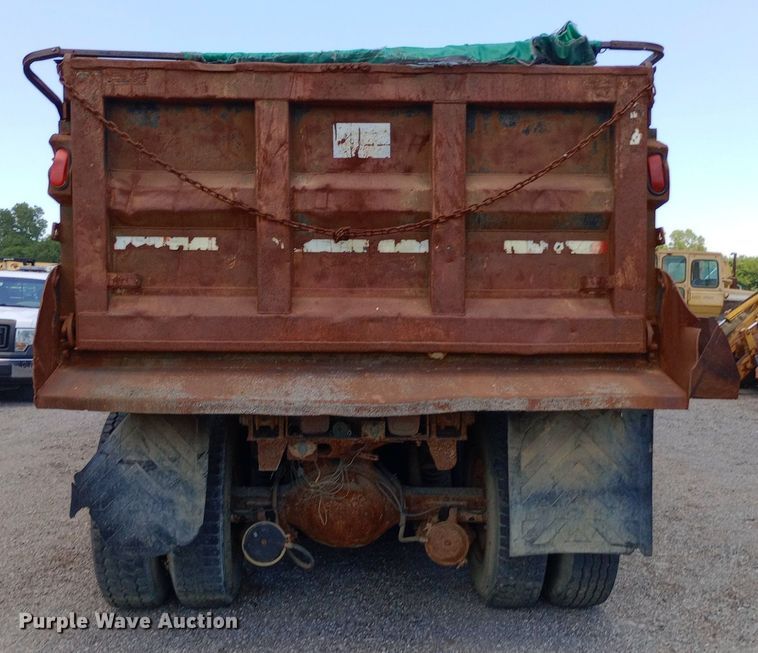 image for item DP1111 2001 International 4900 dump truck