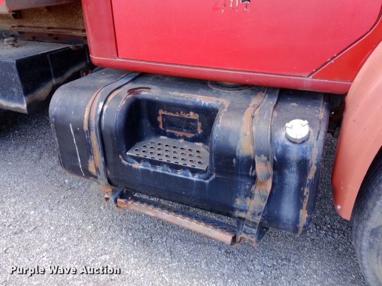 image for item DP1111 2001 International 4900 dump truck