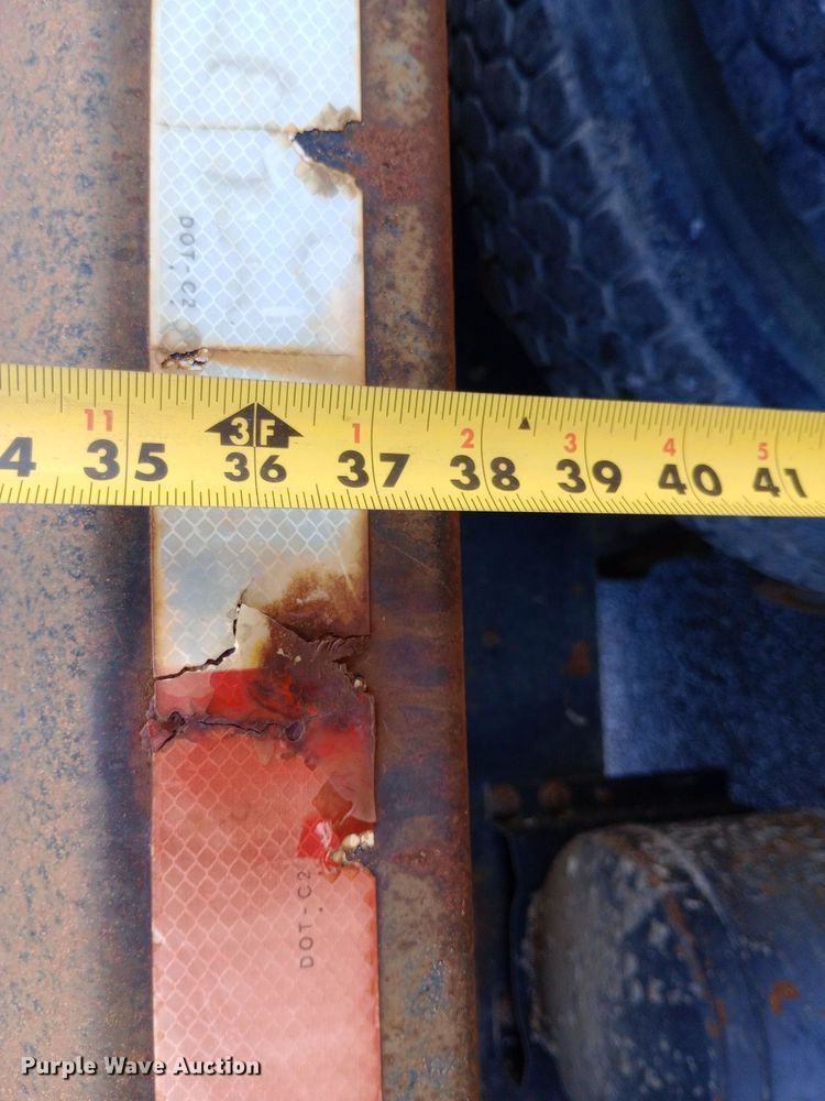 image for item DP1111 2001 International 4900 dump truck