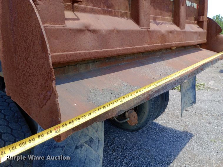 image for item DP1111 2001 International 4900 dump truck