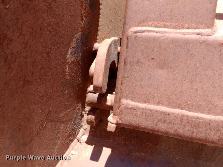 image for item DP1111 2001 International 4900 dump truck