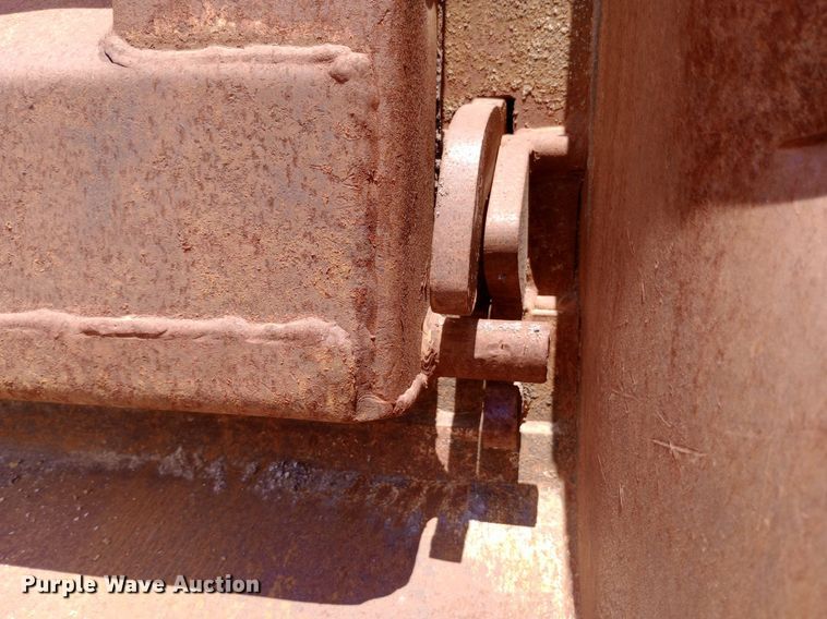 image for item DP1111 2001 International 4900 dump truck