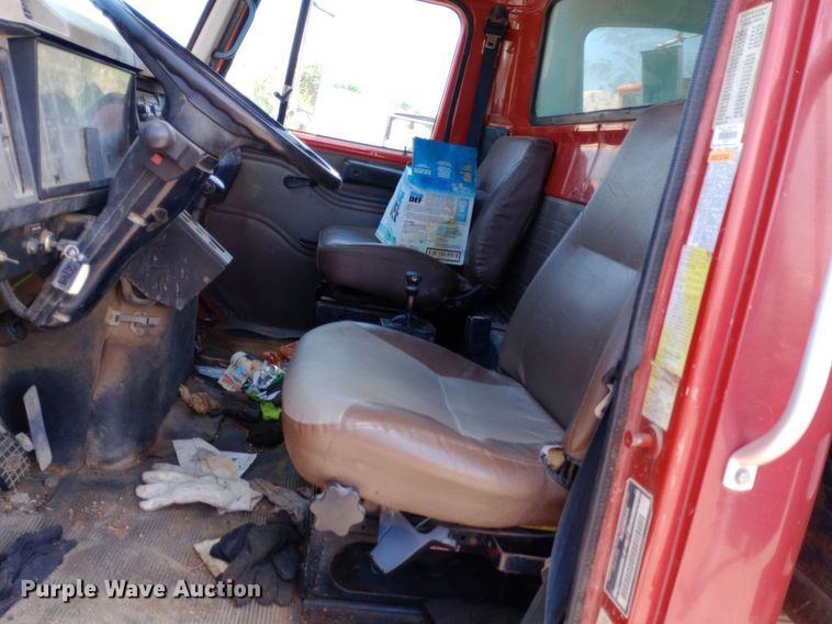 image for item DP1111 2001 International 4900 dump truck