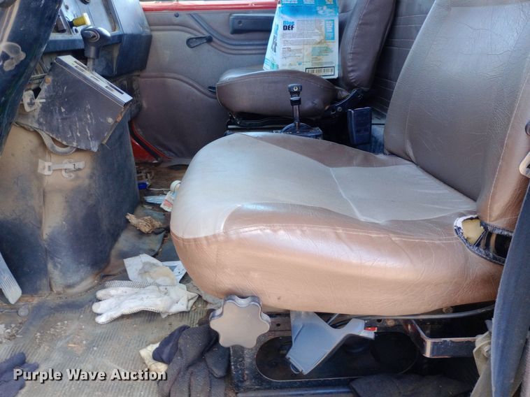 image for item DP1111 2001 International 4900 dump truck